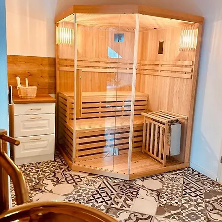 Ferienwohnung Honeymoon Deluxe Wellness Mit Sauna Auf Schloss Falkenhorst Kleinblittersdorf Exterior photo